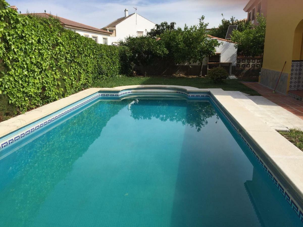 Chalet Con Barbacoa, Chimenea Y Piscina En Alhaurín de la Torre Exterior foto